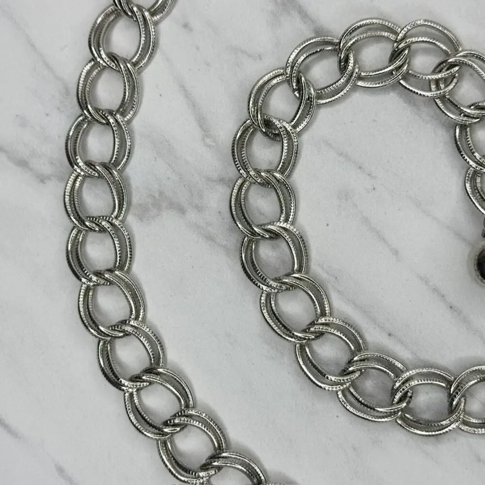 Chunky Textured Silver Tone Chain Link Belt One Size (OS) ✨